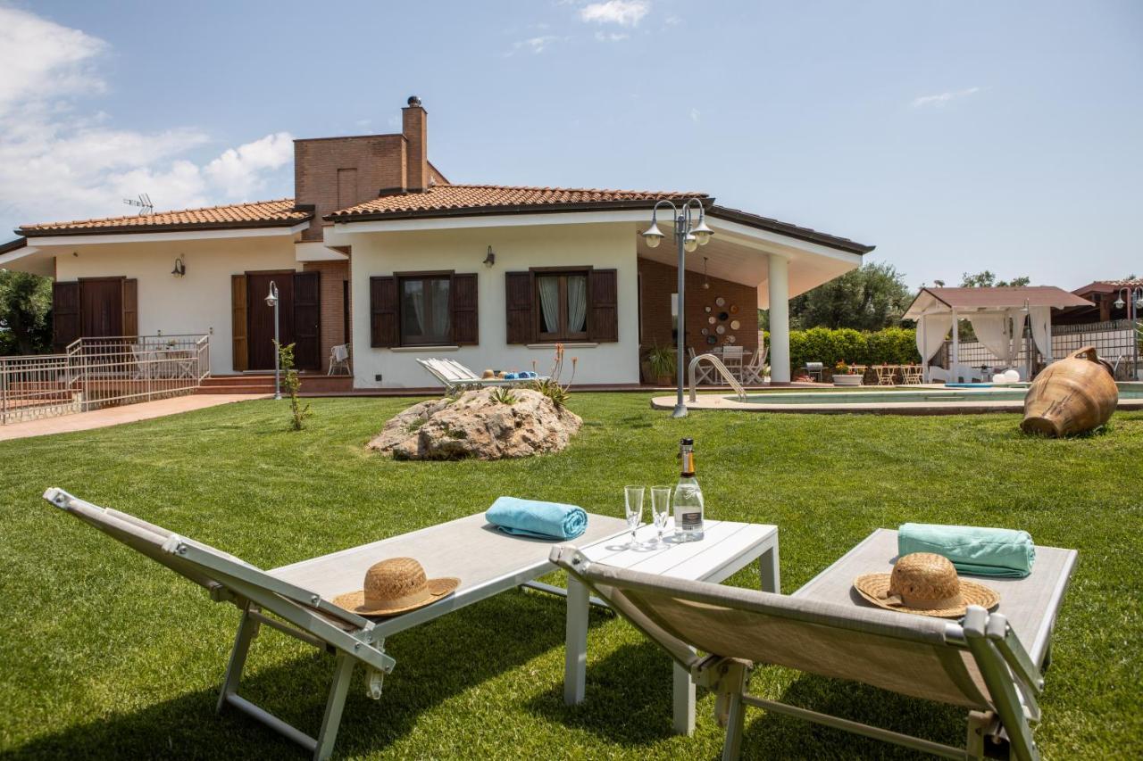 Ellea Resort San Michele Salentino Esterno foto