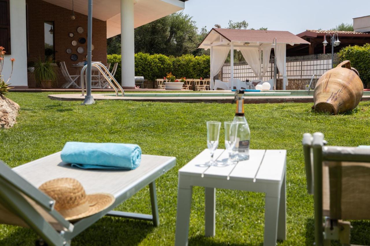 Ellea Resort San Michele Salentino Esterno foto